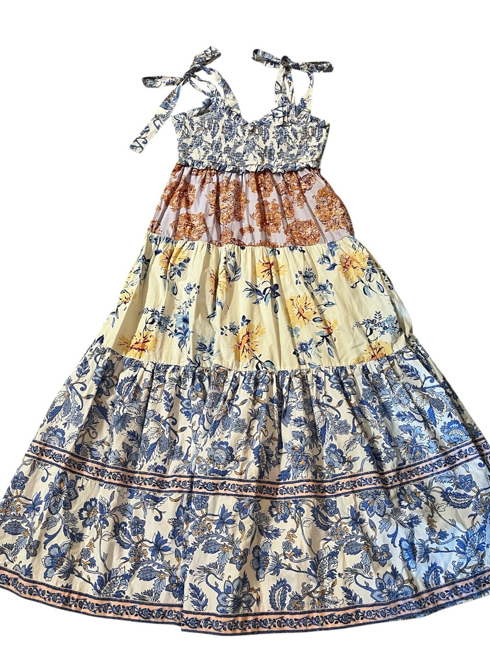 Tulip Creations Floral Smocked Maxi Dress in White & Blue
Large
Like new